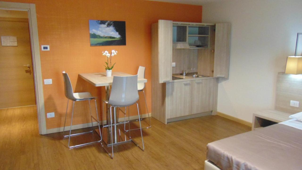 Turin Airport Hotel & Residence San Francesco al Campo Kültér fotó