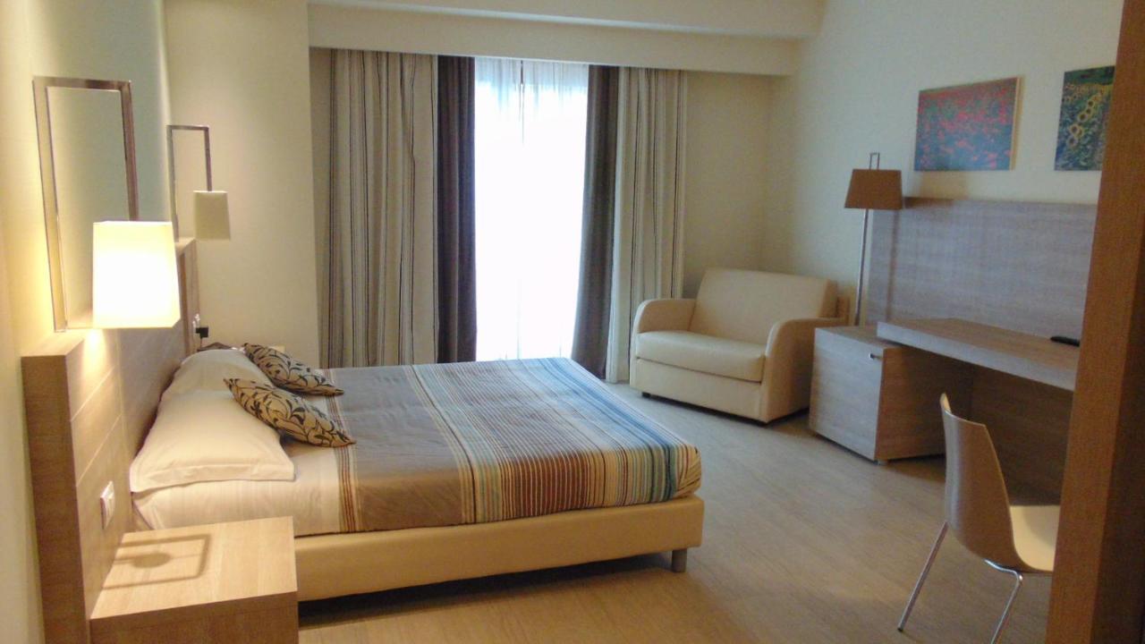 Turin Airport Hotel & Residence San Francesco al Campo Kültér fotó