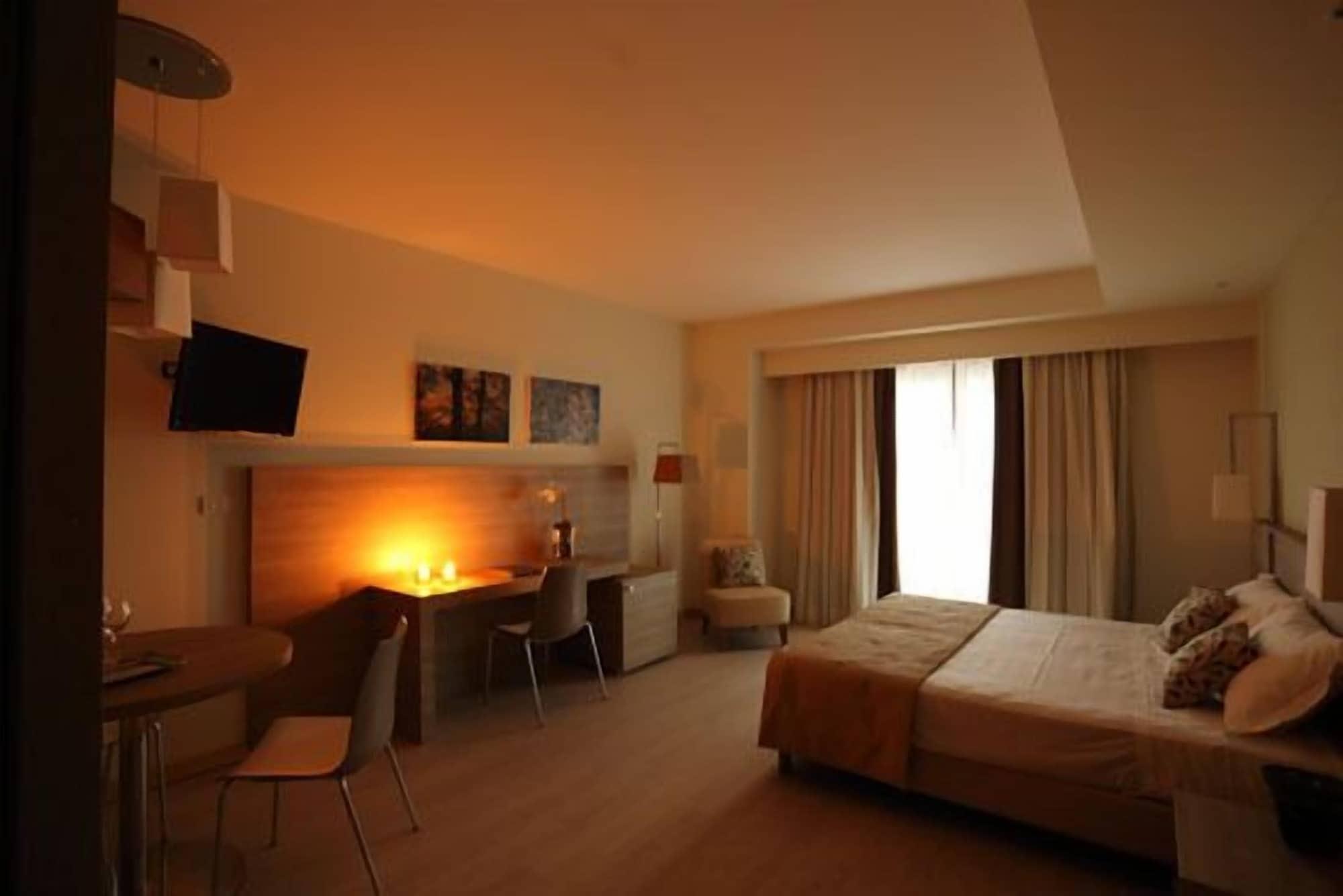 Turin Airport Hotel & Residence San Francesco al Campo Kültér fotó