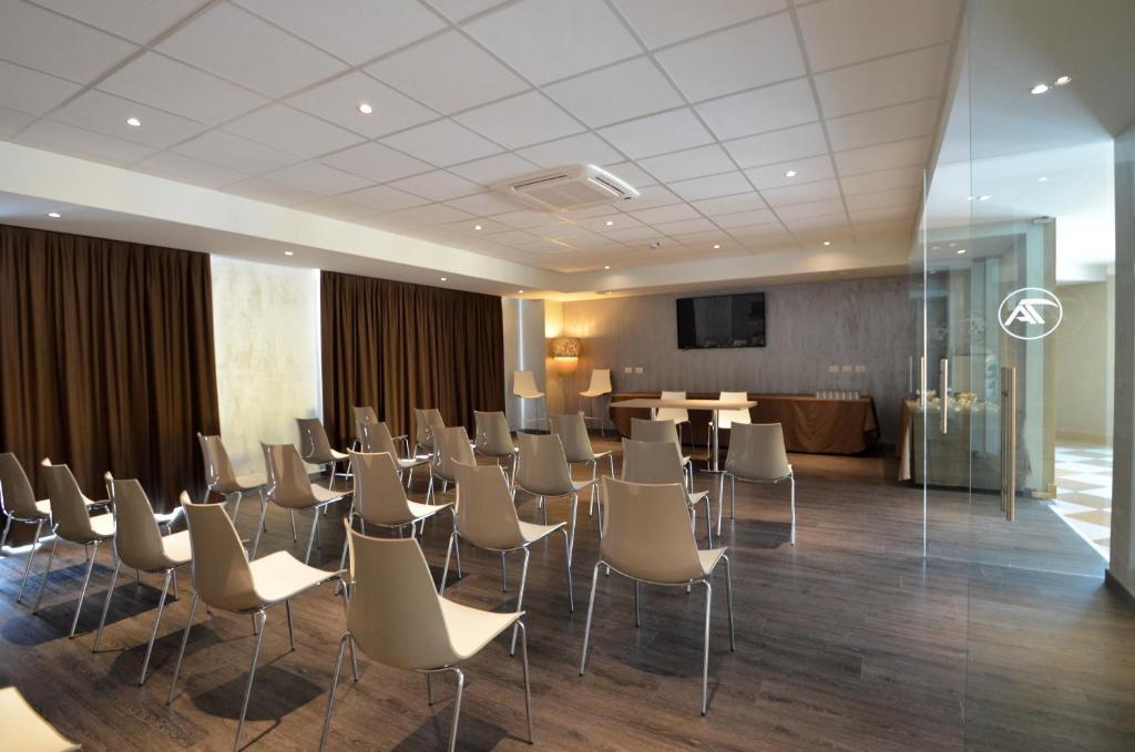 Turin Airport Hotel & Residence San Francesco al Campo Kültér fotó