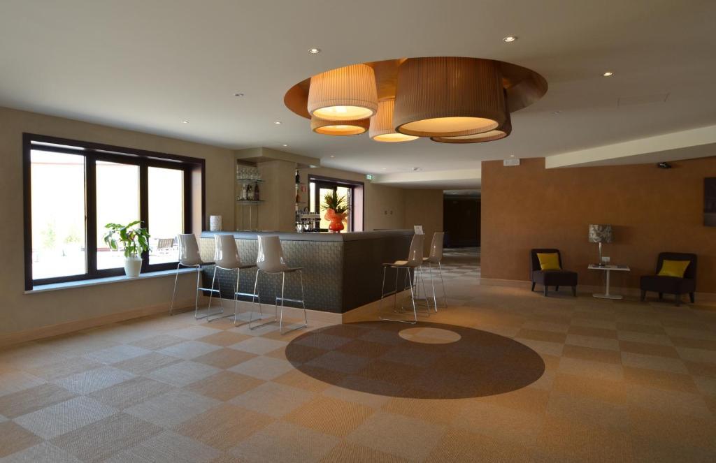 Turin Airport Hotel & Residence San Francesco al Campo Kültér fotó